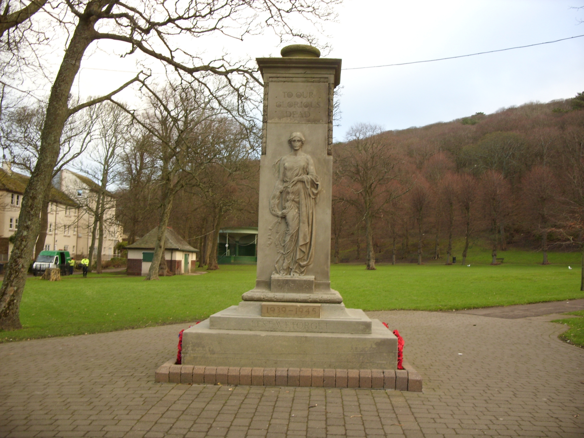 Wh%20Cenotaph.JPG